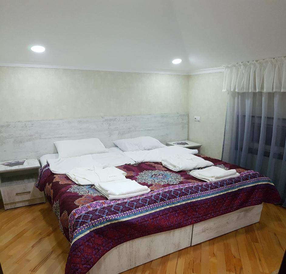 Guest House 15A Kutaisi Eksteriør bilde