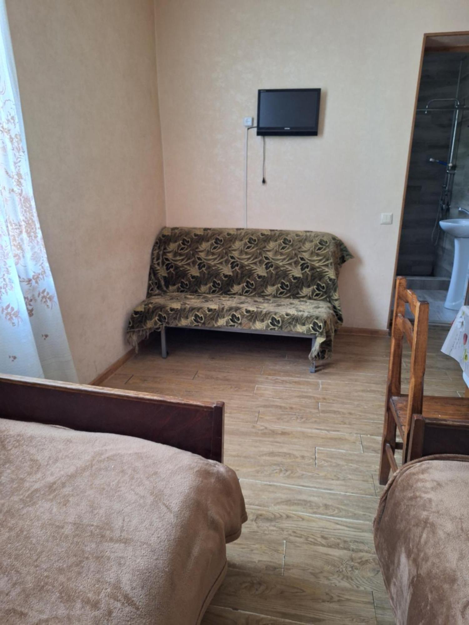 Guest House 15A Kutaisi Eksteriør bilde