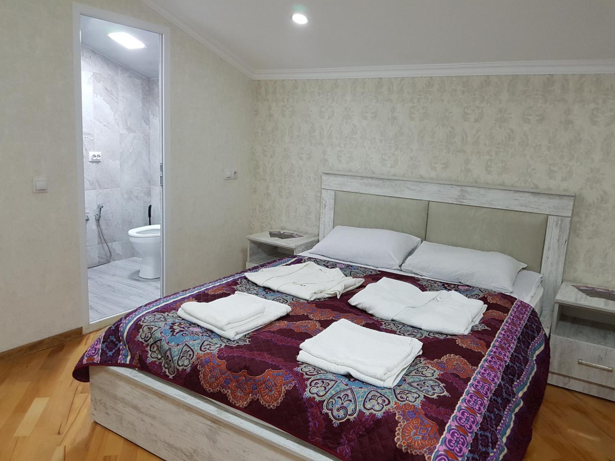 Guest House 15A Kutaisi Eksteriør bilde
