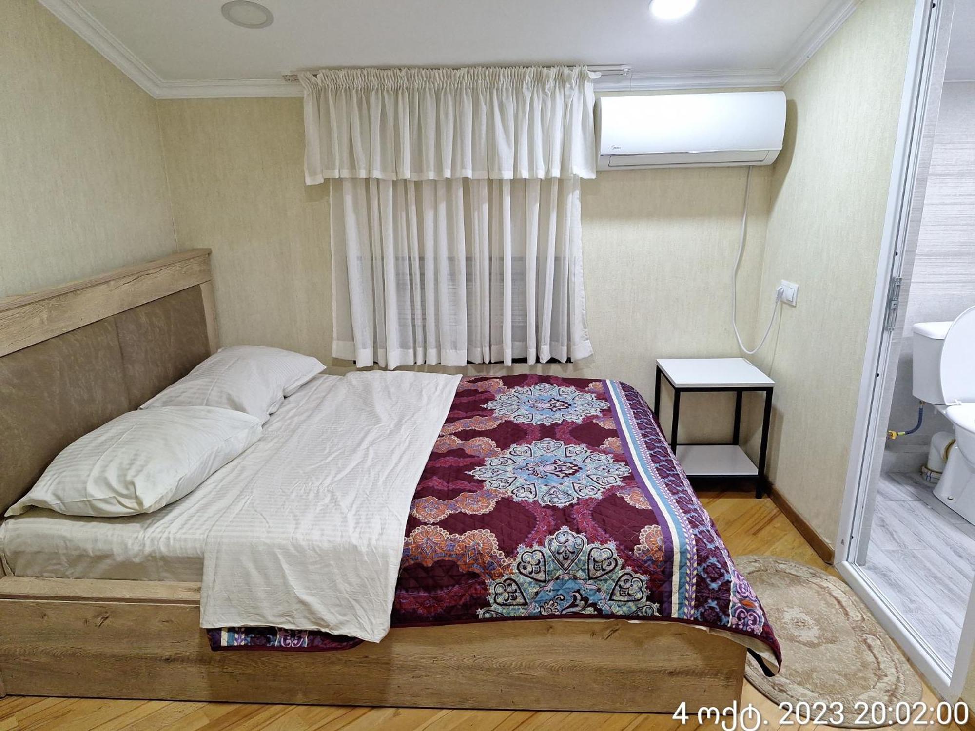 Guest House 15A Kutaisi Eksteriør bilde