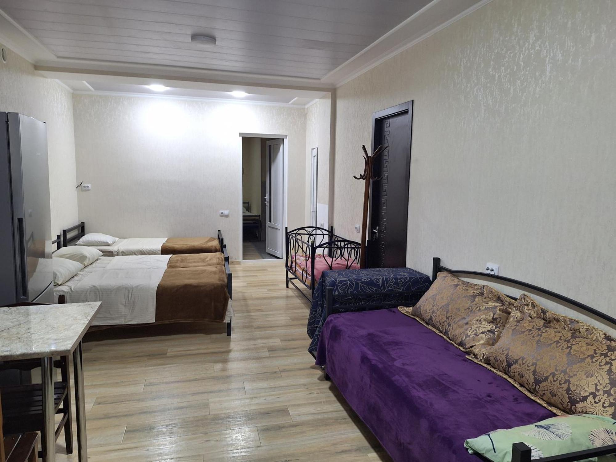 Guest House 15A Kutaisi Eksteriør bilde