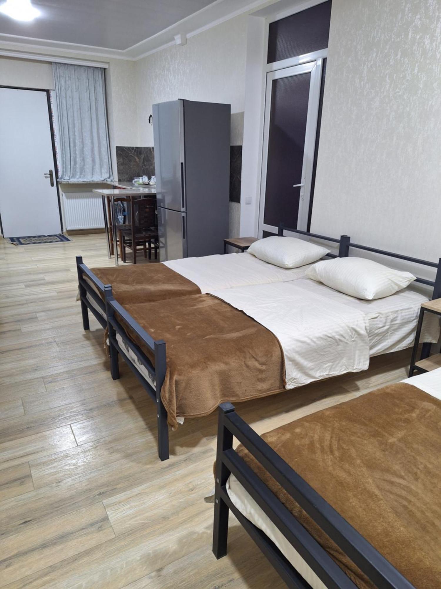 Guest House 15A Kutaisi Eksteriør bilde